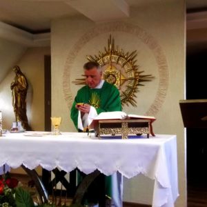 o. Piotr CMF przewodniczy pierwszej Eucharysti